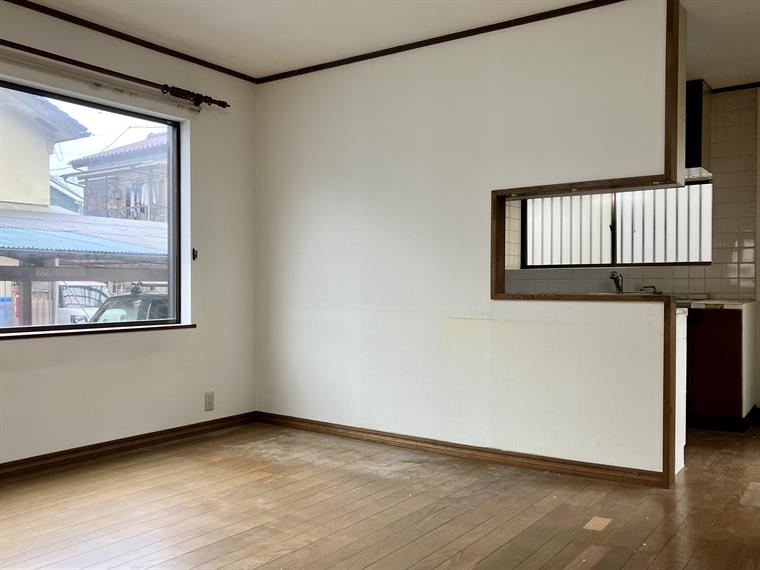 東菅野戸建の居間・リビング