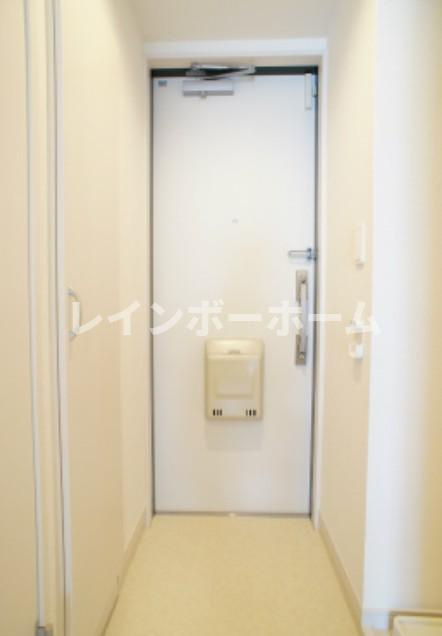 リブリ・朝霞Cの玄関
