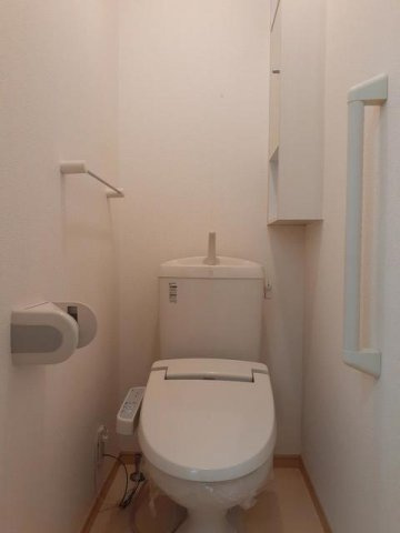 ズィーベン久里浜のトイレ|コンパクトで使いやすいトイレです