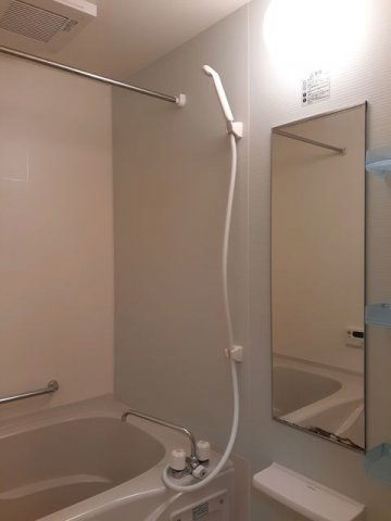 ズィーベン久里浜の浴室|日々の疲れを癒すお風呂付です