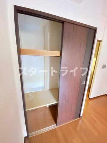 大阪市淀川区西中島６丁目の賃貸マンションの収納
