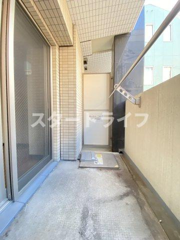 大阪市淀川区西中島６丁目の賃貸マンションのバルコニー