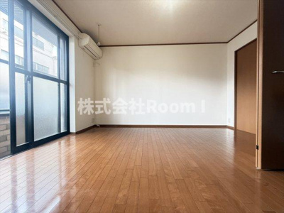 【洋室】 | ピアノメゾン | 使い勝手のいい洋室です