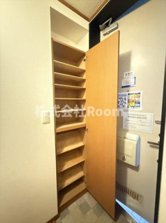 【玄関】 | ピアノメゾン | ゆったりとした玄関です