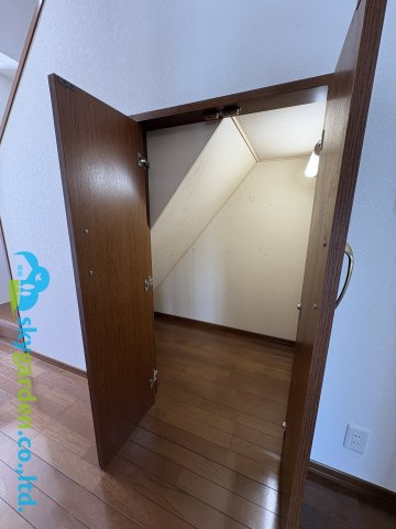 茅ヶ崎市香川3丁目　中古戸建の収納|階段下の収納