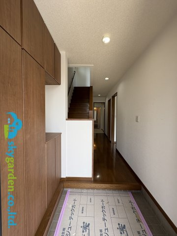 茅ヶ崎市香川3丁目　中古戸建の玄関|きれいな玄関です