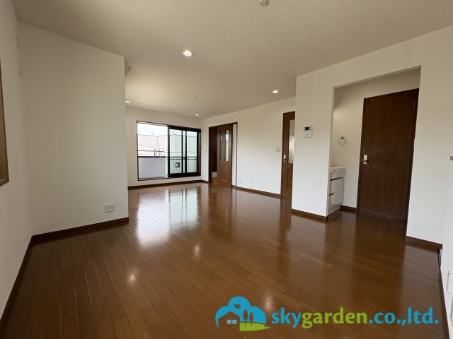 茅ヶ崎市香川3丁目　中古戸建の居間・リビング