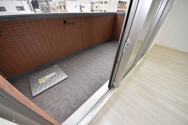スプランディッド難波元町のバルコニー