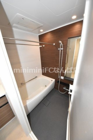 プラウドタワー北浜の浴室|綺麗で機能性ありバス！