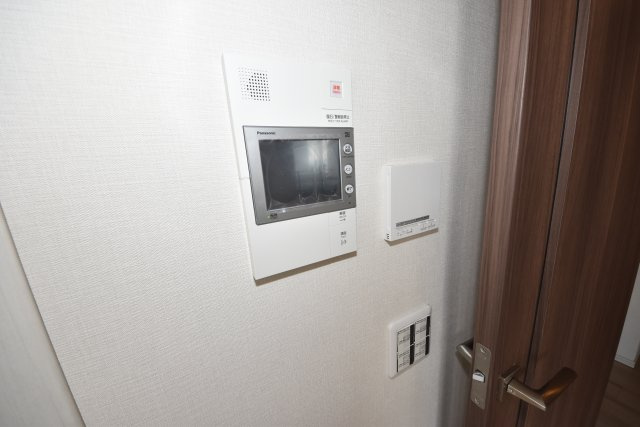 プラウドタワー北浜のセキュリティ|テレビモニターフォンです
