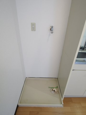 【設備】 | フルーリ深井 | 室内洗濯機置場