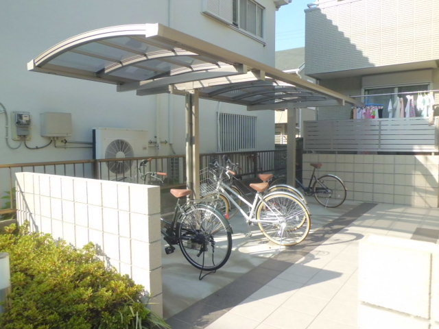 Ｃｒａｎｅ　Ｈｉｌｌｓ　矢部のその他共用部分|雨の日も安心　屋根付自転車置場
