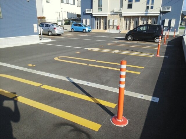 アルドーレ・ガンビーノⅡの駐車場