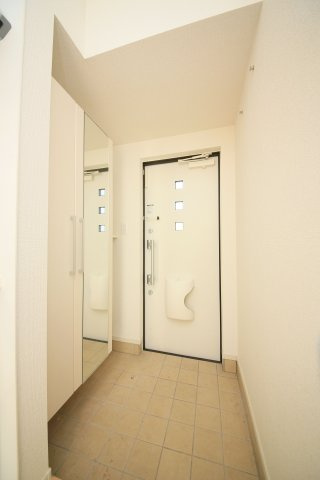 ネオ レクサス Ⅰの玄関