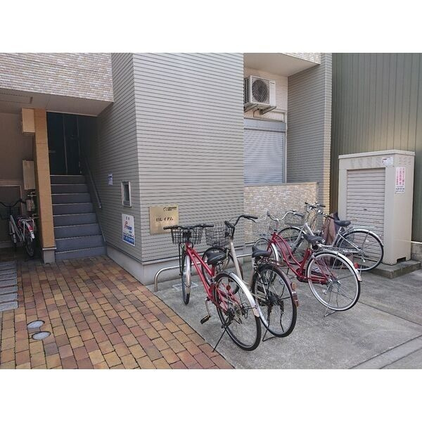 ロレイアム　名古屋市賃貸　仲介手数料無料の駐車場