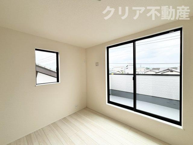 【寝室】 | 高崎市上和田町01期　小・中10分以内、3階建て