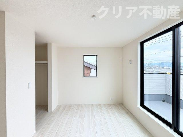 【寝室】 | 高崎市上和田町01期　小・中10分以内、3階建て