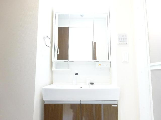 グランメゾン光が丘の洗面所|洗髪洗面化粧台
