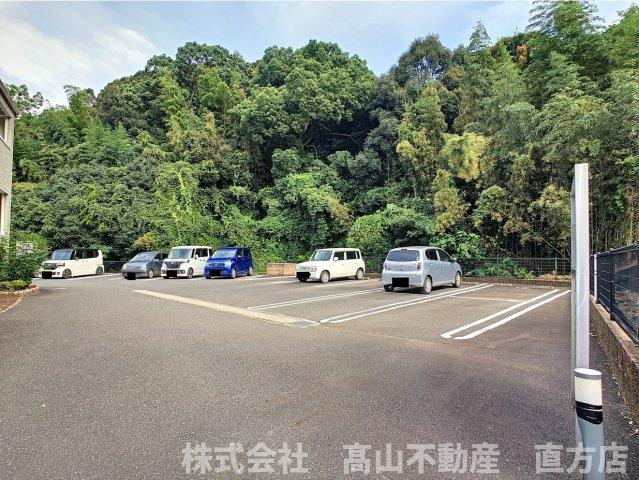 サンリットリバーⅡの駐車場