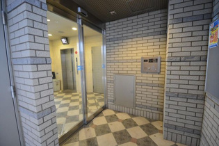 リオレスタ西宮のエントランス