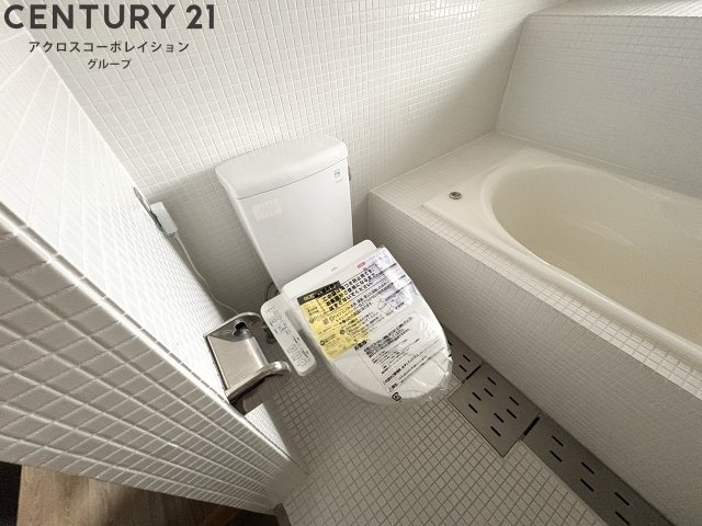 シンプルで使いやすいトイレです♪