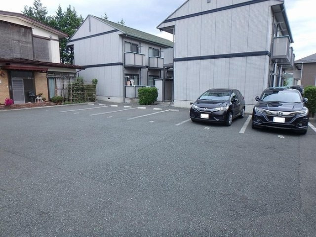 ミミエデンの駐車場