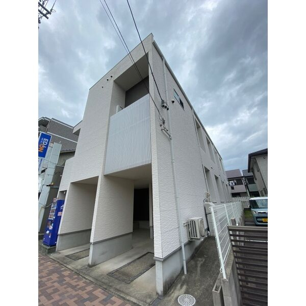 エメテラス　名古屋市賃貸　仲介手数料無料のエントランス