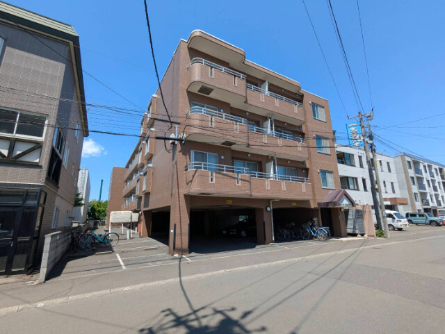 メープル桑園駅