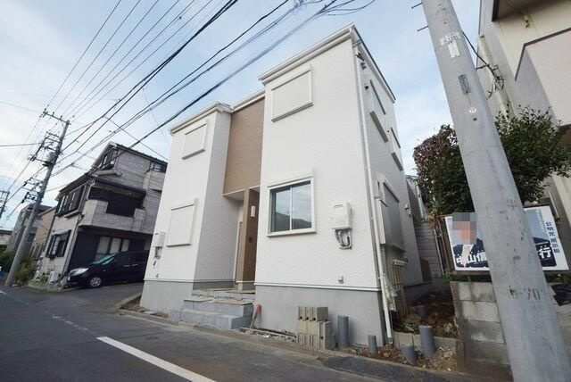 ベーチェル舎人の外観