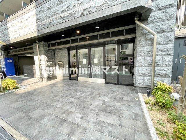 プレサンス梅田東グラッドのエントランス