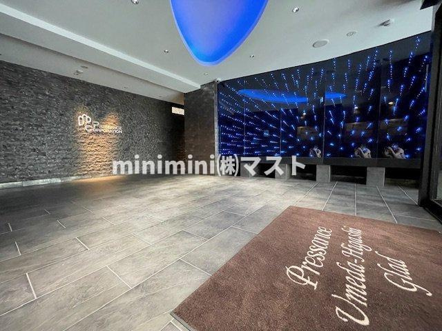 プレサンス梅田東グラッドのロビー