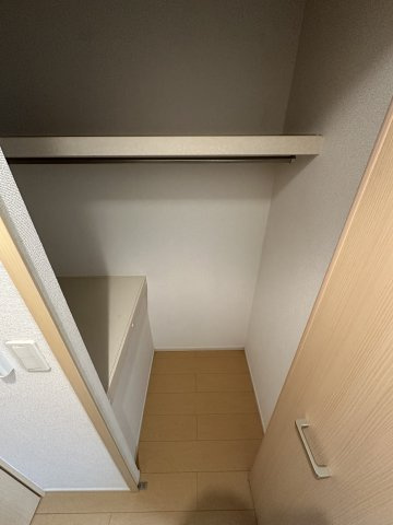 川崎市多摩区中野島３丁目のアパートの収納