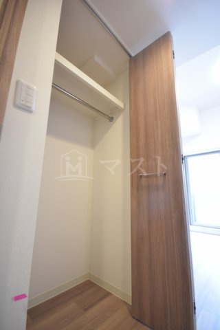 プレサンス梅田北ディアの収納