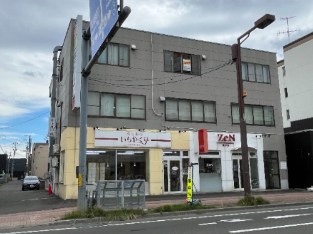 スカイエイトビル