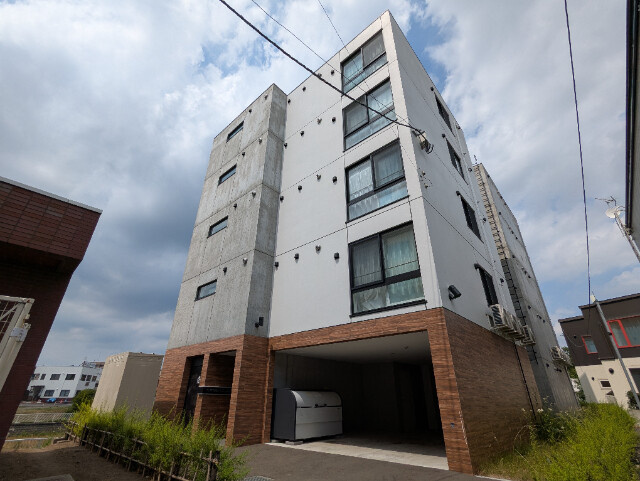 ＦＵＴＡＢＡ　ＳＱＵＡＲＥ琴似