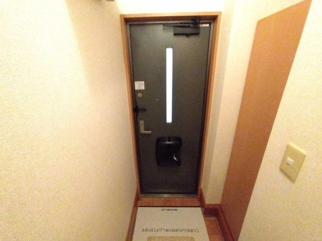 マーメゾン日吉の玄関