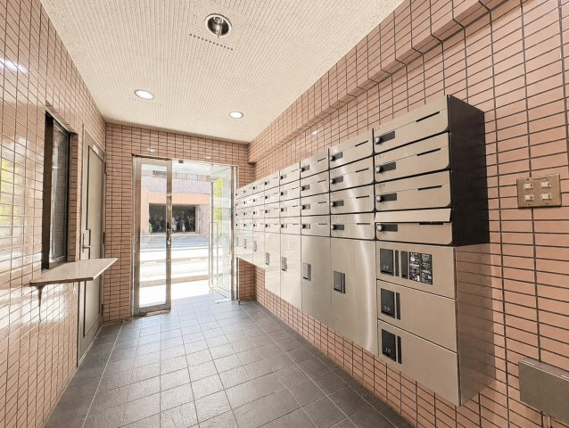エミグラント成増のエントランス