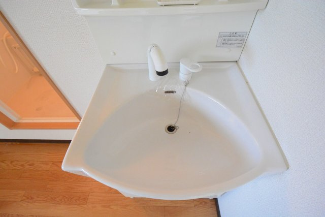 コンパクトながら使い勝手の良い洗面台☆