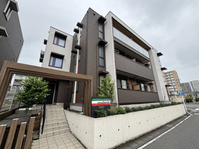 チェントラーレの外観
