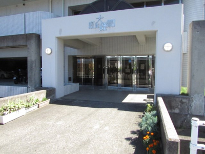 【エントランス】 | レックイン大磯 | 現地エントランス写真です。（令和６年７月撮影）