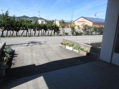 【エントランス】 | レックイン大磯 | 現地エントランス写真です。（令和６年７月撮影）