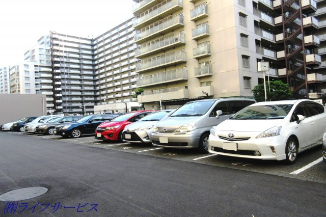 【駐車場】 | ファミールハイツ北大阪２号棟 | 駐車場