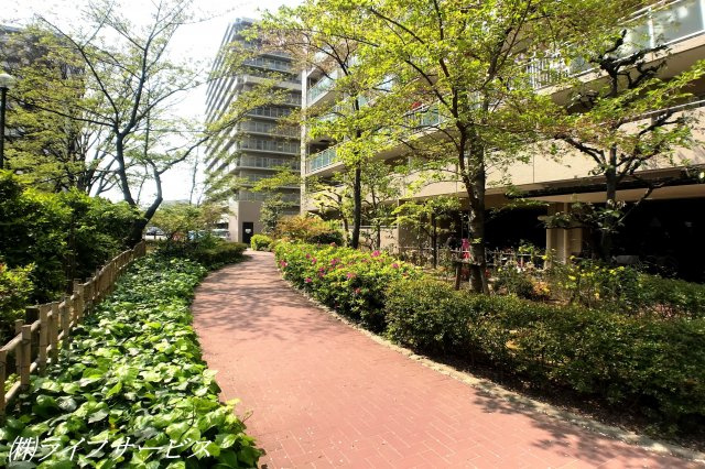 【その他】 | ファミールハイツ北大阪２号棟 | 緑のあふれる敷地内です