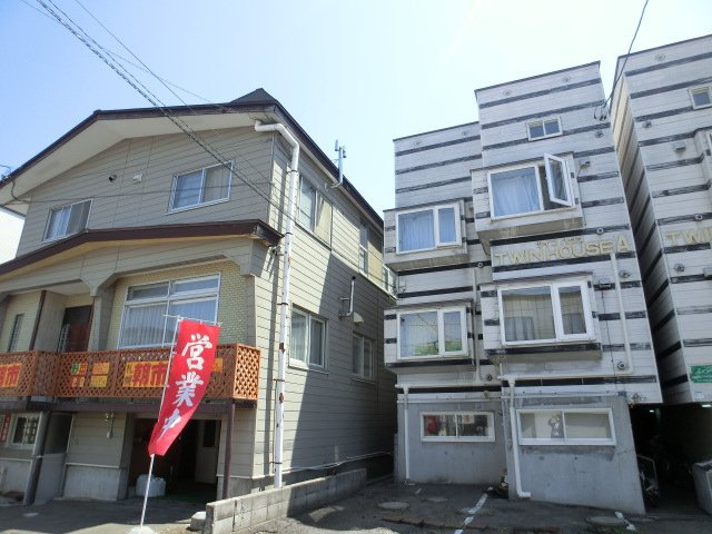 ツインハウスＡ