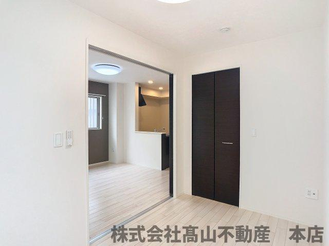 宗像市田熊２丁目のアパートの居間・リビング