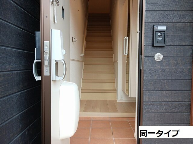 ステイズ　河合の玄関