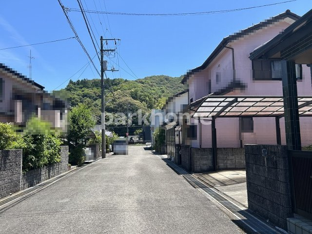 【前面道路含む現地写真】の画像