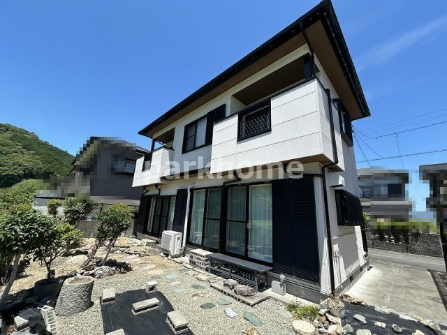 土佐市塚地　中古住宅の外観