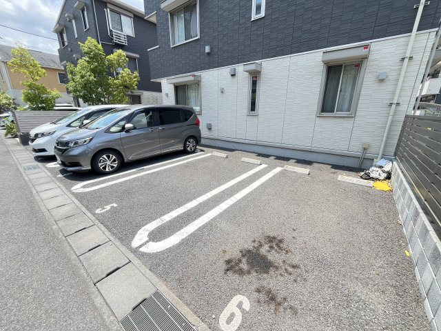 ラ ポルトの駐車場