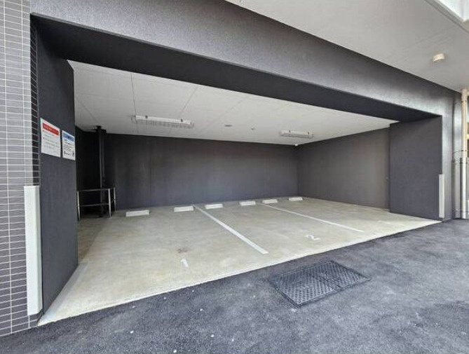 ディアレイシャス名古屋大須通の駐車場